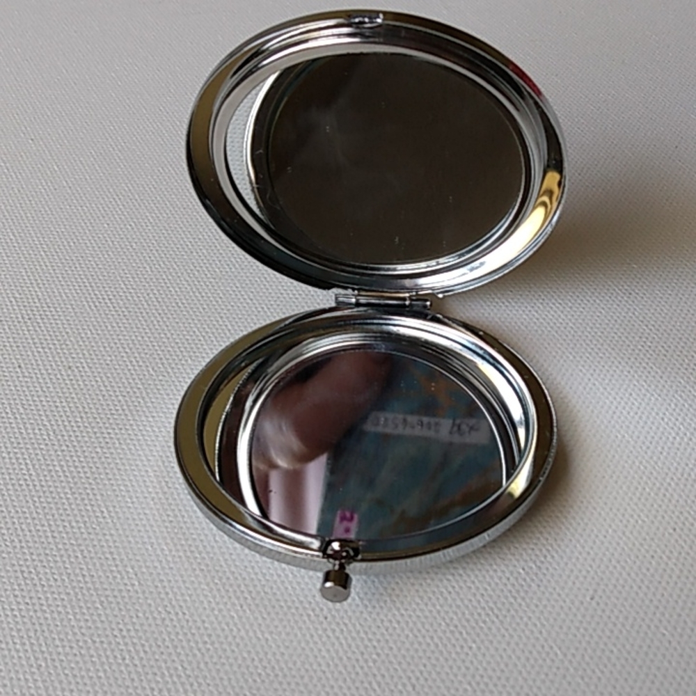 PILL MIRROR Compact Case Silvertone Scrolled Snap Closure